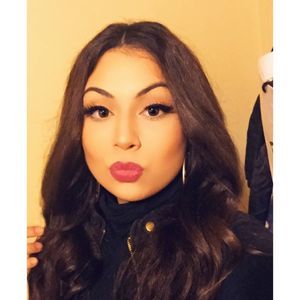 Meet your Posher, Valeria